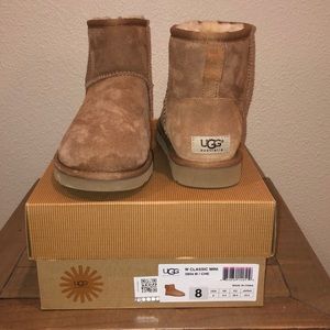Classic Mini Uggs size 8